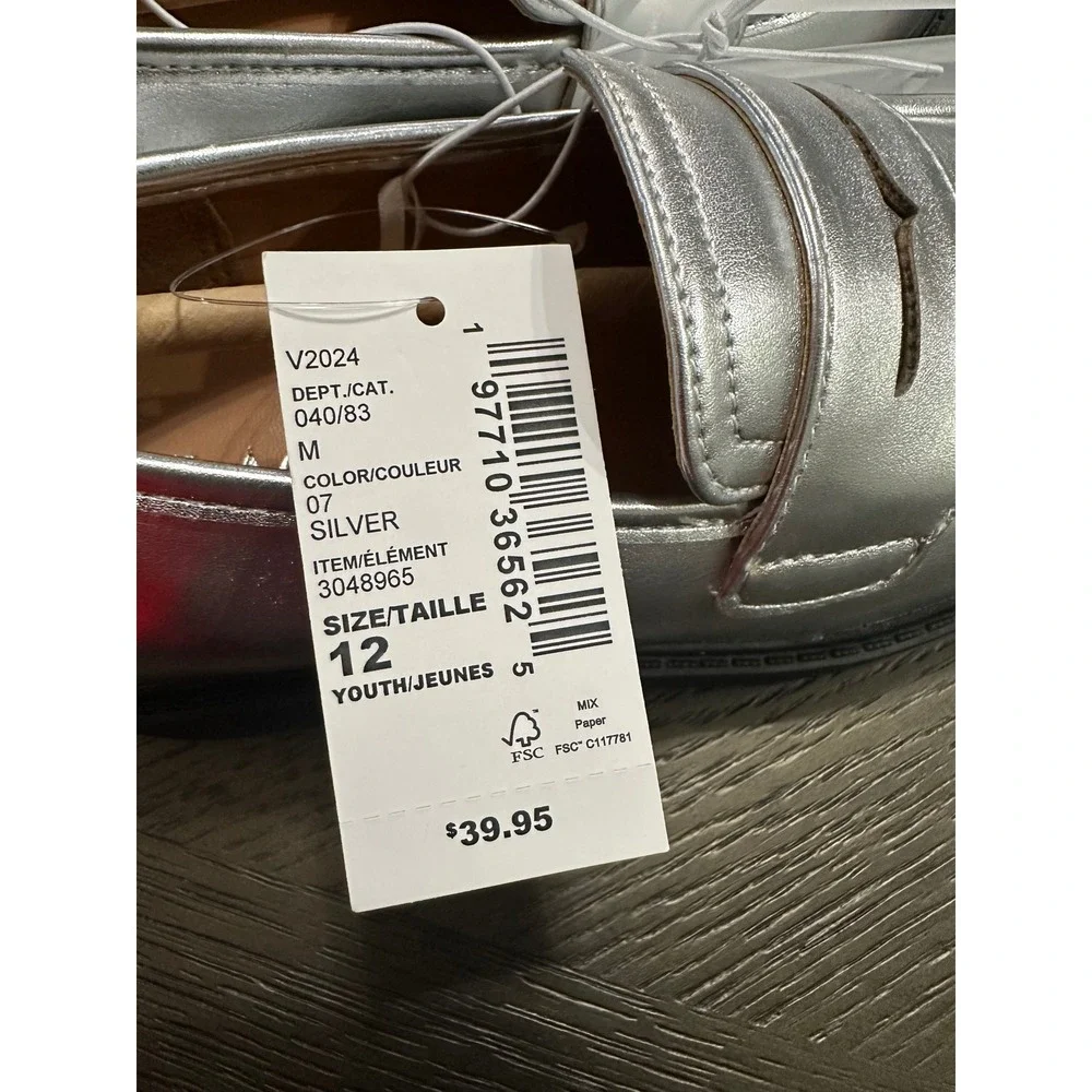 Children's place Youth Silver Loafer Shoes Shiny Metallic Slip On‎ Girls Size 12